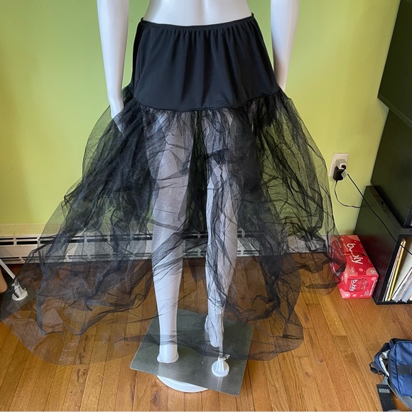 HIPS AND CURVES BLACK NETTED CRINOLINE SKIRT SIZE 2X PLUS SIZE - Picture 2 of 4